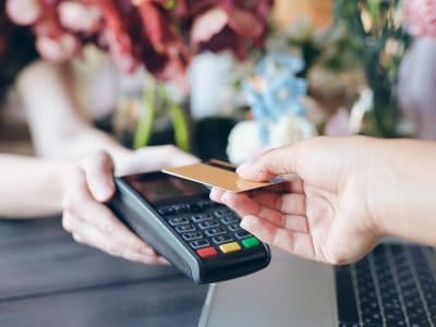using contactless payment in flower store BWGLNXK