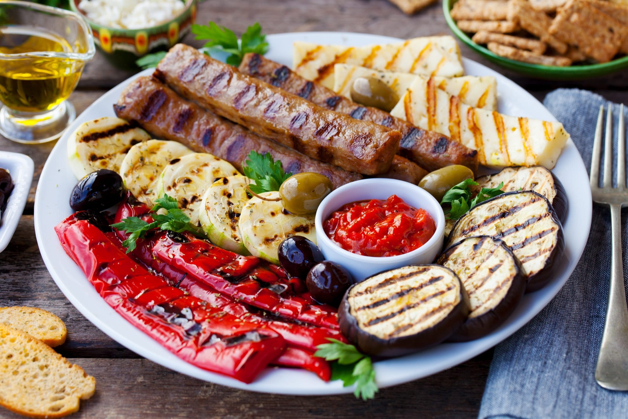 Britanya'da Türk restorantları ödül töreni başlıyor 1 kebab traditional meat kebab with grilled vegetabl HPEGE9U scaled