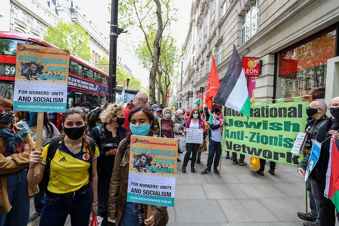 İngiltere’deki Yahudiler; İsrail’in Mescid-i Aksa ve Gazze’ye yönelik saldırılarını protesto etti. 1 MAYIS2021 gazzec2