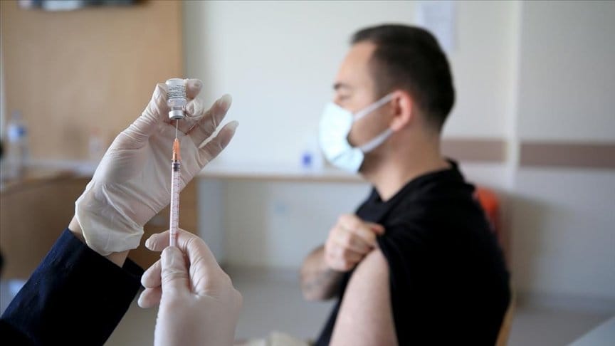 Türkiye’de aşı yaşı 18’e indi 1 turkiye asi2