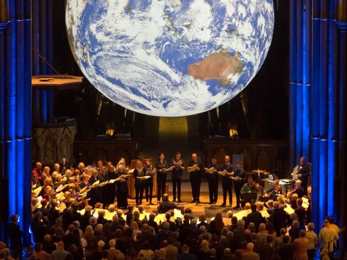 Gaia ile gezegenimizi üç boyutlu görme fırsatı bu kez Ely'de 4 Choir performing at Salisbury Cathedral. Photo by Ash Mills. 1