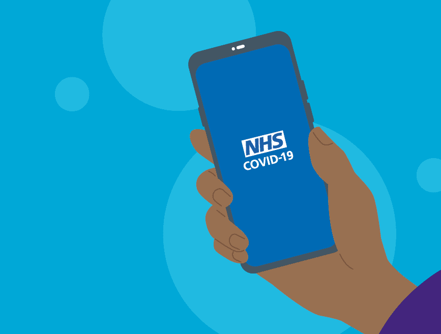 İngiltere'de 600 binden fazla Kovid-19 temaslısına mesaj 1 nhs covid 19 app on phone