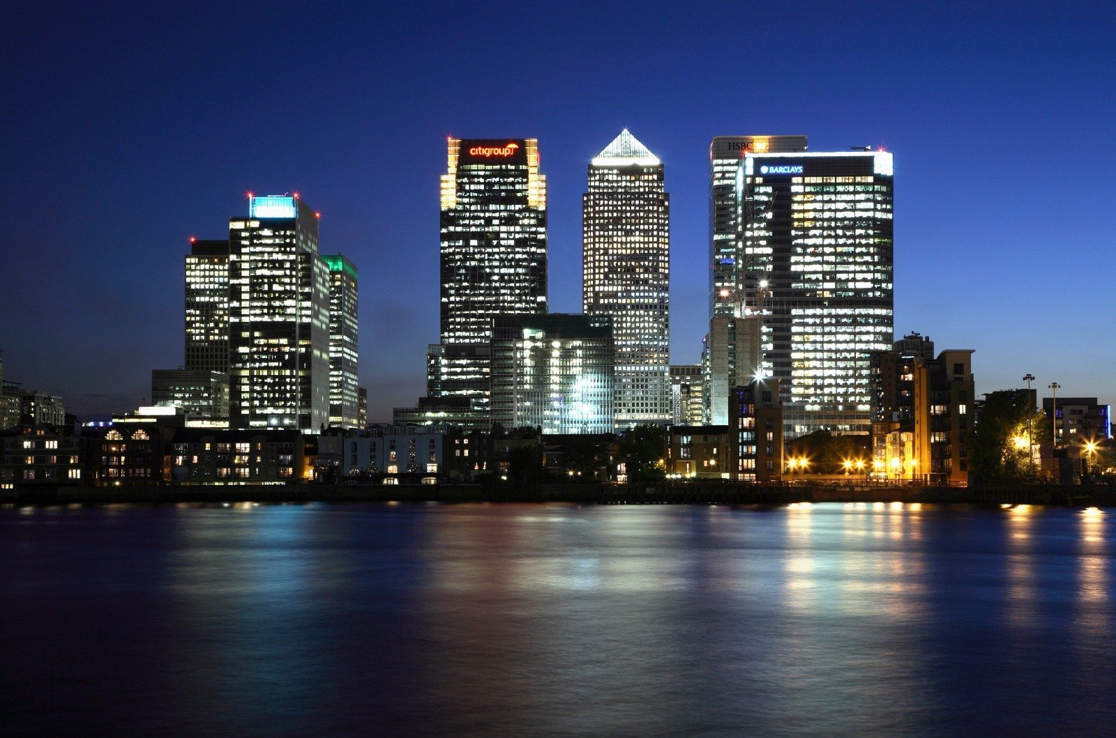 İngiltere'nin en büyük ikinci finans merkezi Canary Wharf'da çifte yönetim 1 WhatsApp Image 2022 02 20 at 02.04.32