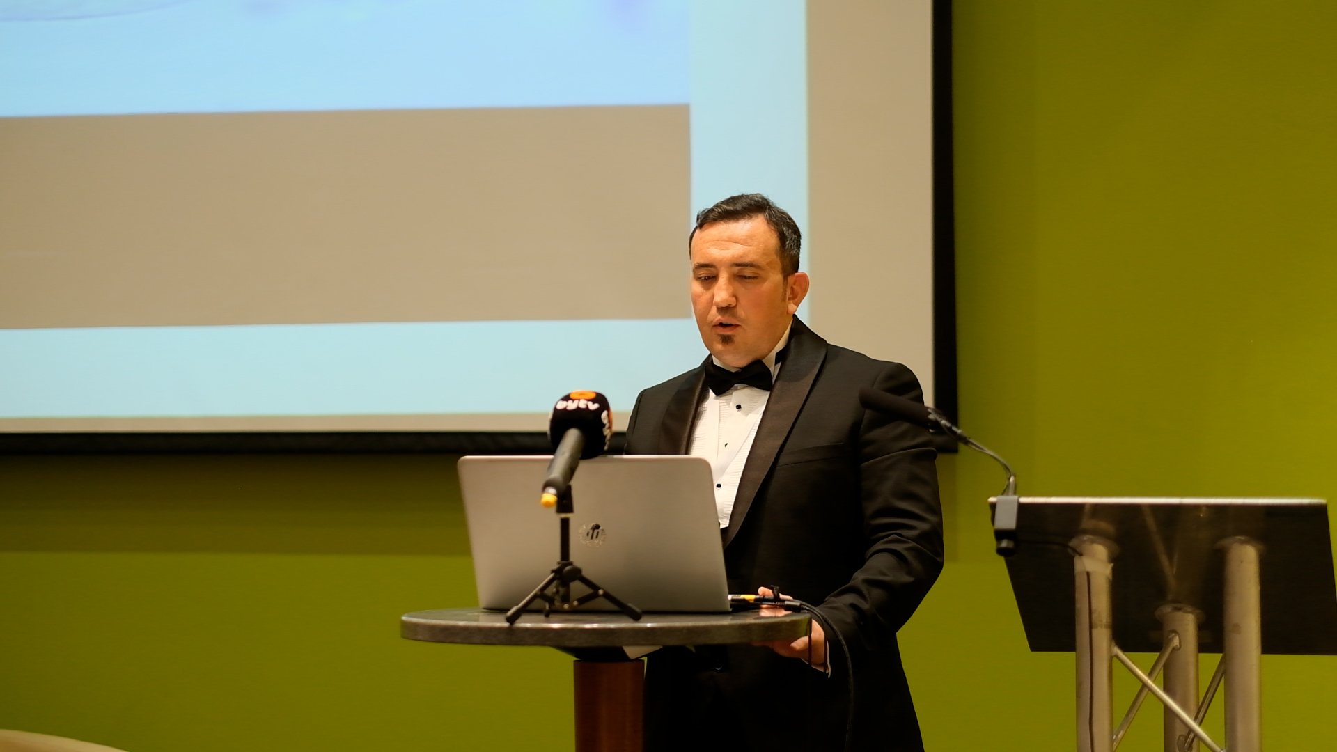 6 Prof.Dr . Gokalp Oner