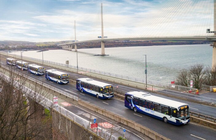 İngiltere'nin ilk sürücüsüz otobüsü Edinburgh'da yolcu hizmetine başladı 1 dunyada bir ilk surucusuz otobus hizmeti resmen basliyor 3cbb8336