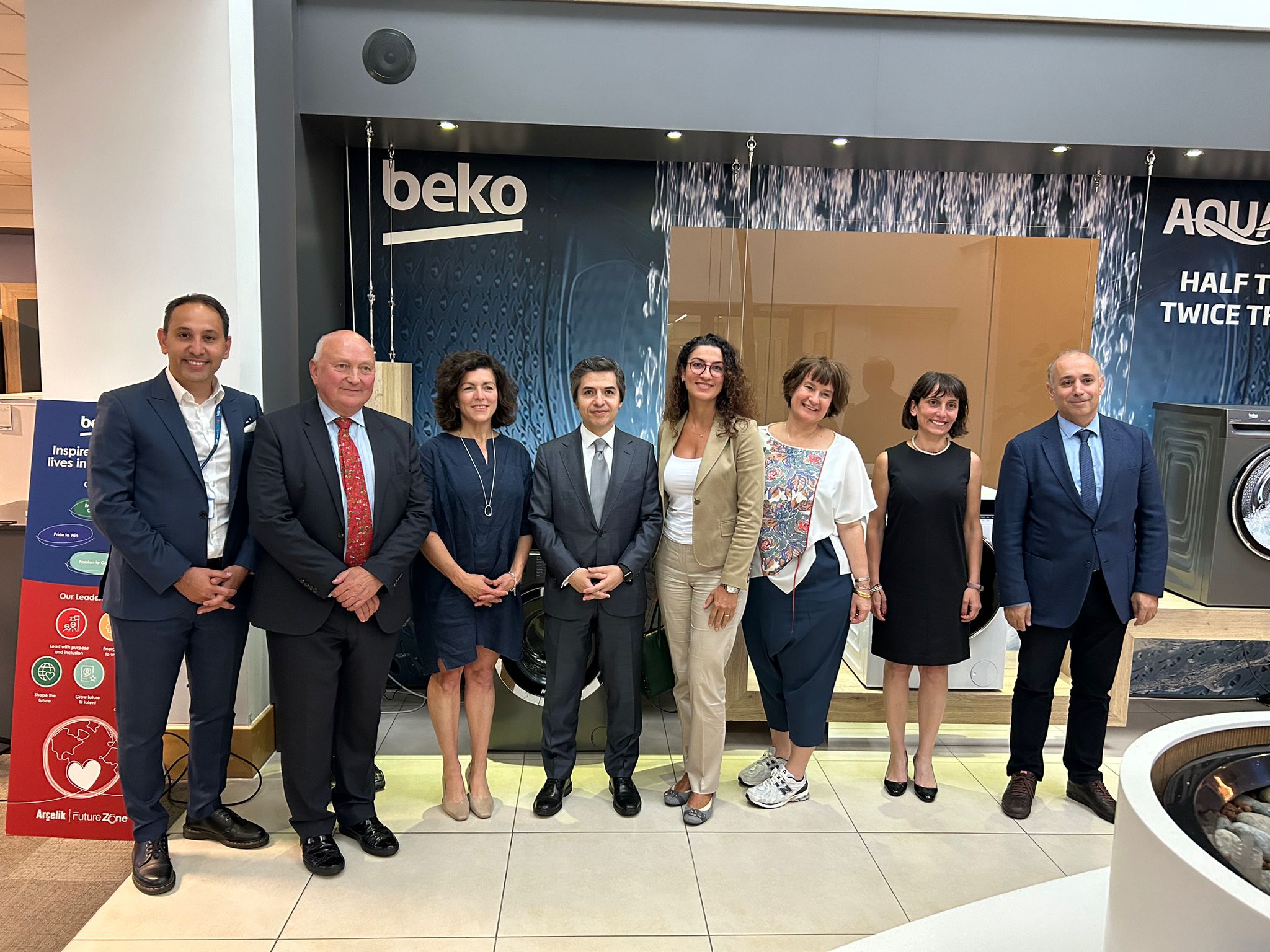 Londra Büyükelçisi Ertaş Beko’nun İngiltere'deki ofisini ziyaret etti 1 F10WsIhWwAgJii