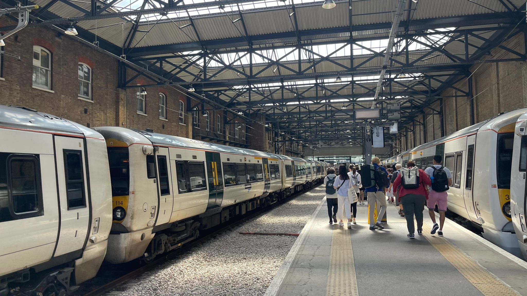 Tren GREVLERI