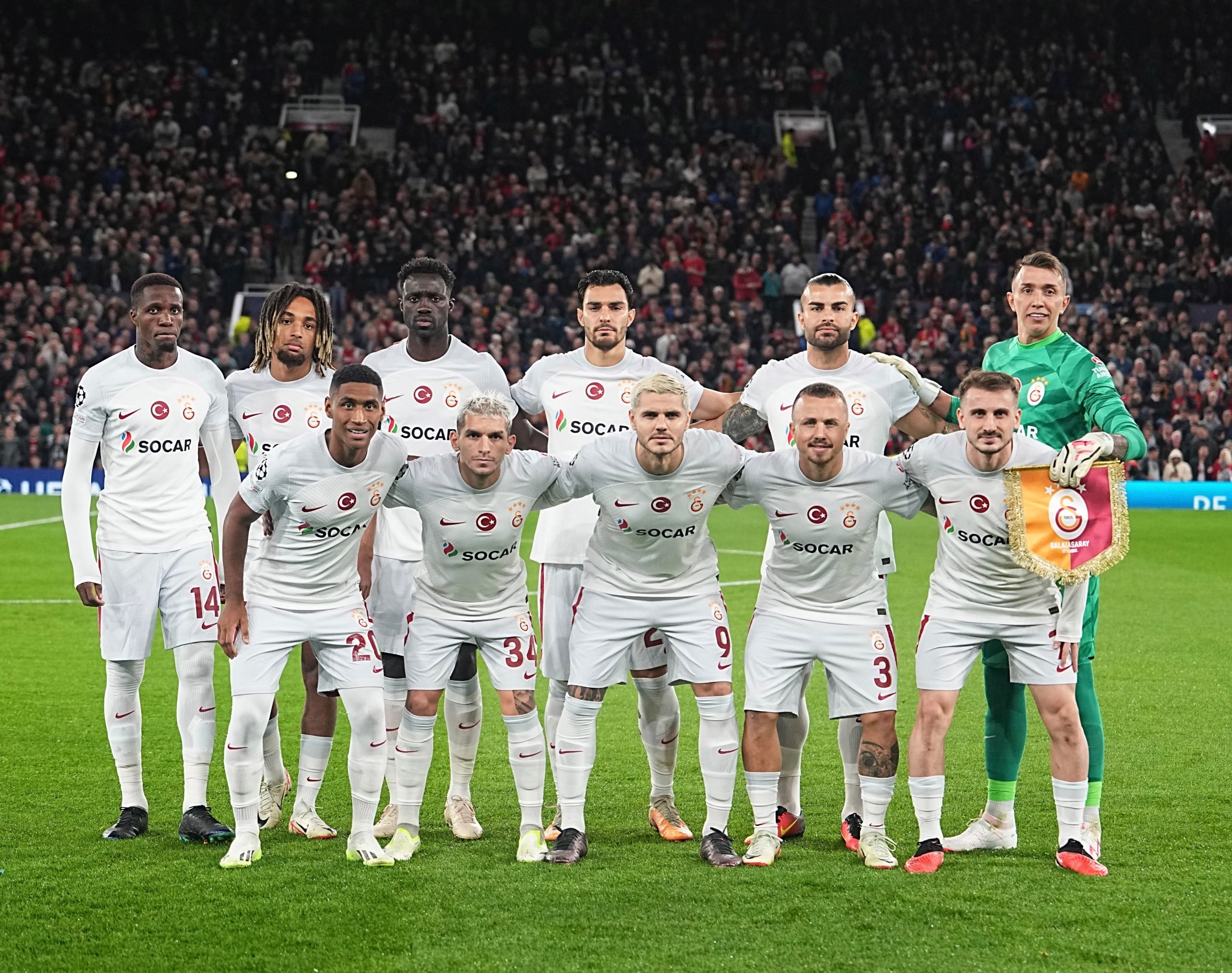 Galatasaray, Manchester United'ı 3-2'lik skorla mağlup etti 1 F7izKswWsAA1Ehq scaled