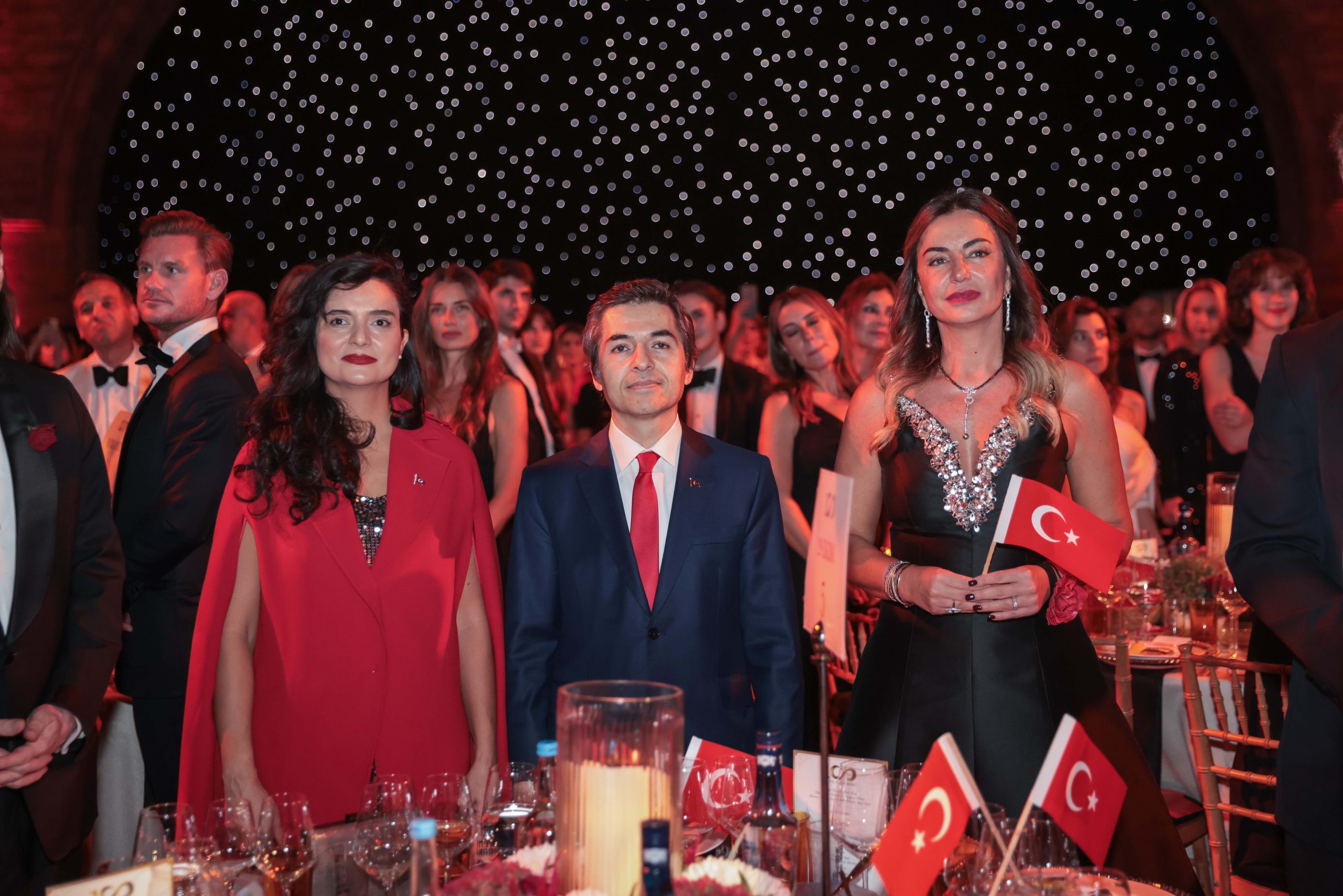 Dünyaca ünlü Doğa Tarihi Müzesi'nde Cumhuriyetin 100. Yıl Balosu Yapıldı 24 100. yil Cumhuriyet Balosu Londra 15 scaled