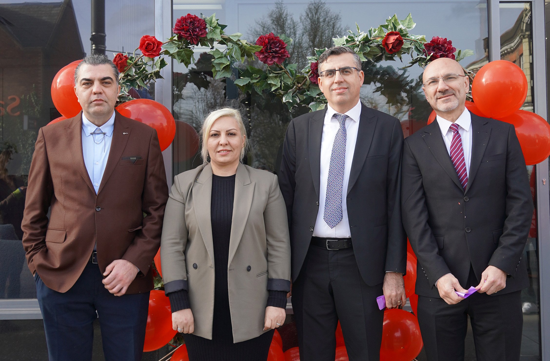 Nanodent, Londra kliniği hizmete girdi 1 NanoDent Acilis Ali NurGoster Ozgur Sen Ozay Tashan 2
