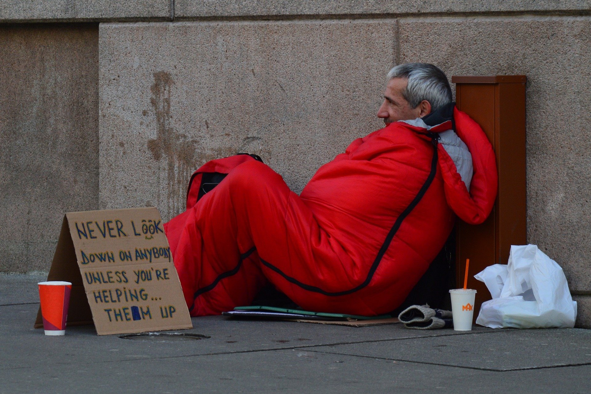 homeless man 833017 1920
