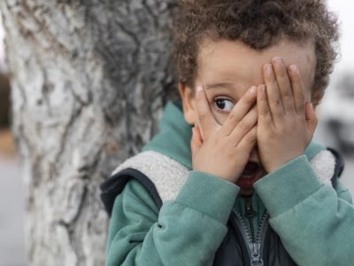 Doktorlar Ingiltere ve Kuzey Irlandada cocuklara tokat atmanin yasaklanmasini istiyor