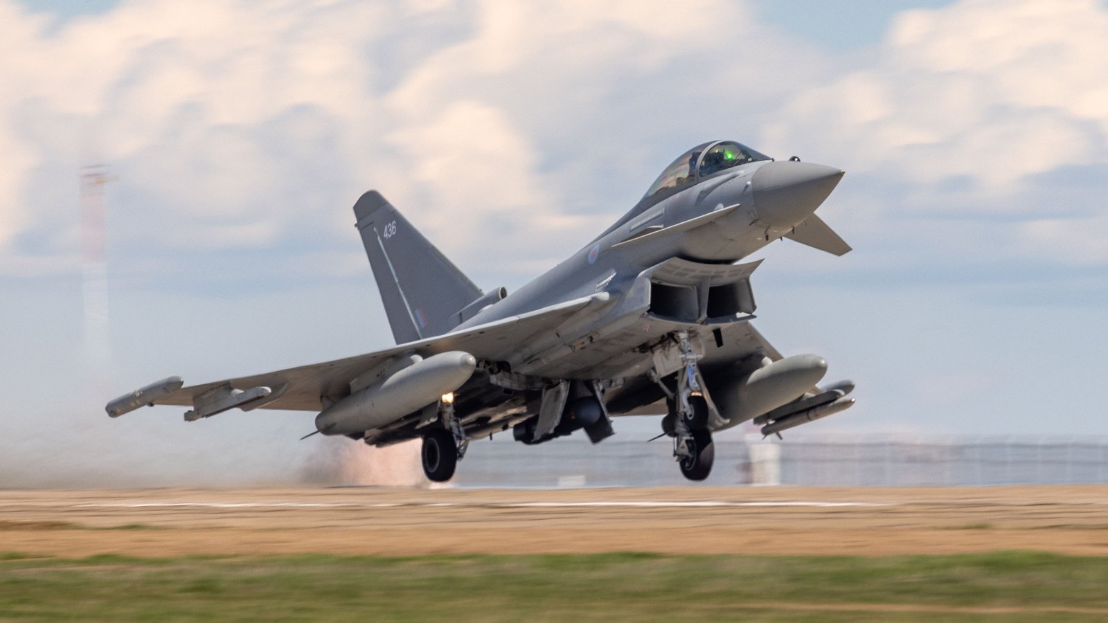 İngiltere Savunma Bakanlığı, İran insansız hava araçlarını düşürmek için RAF savaş uçaklarının konuşlandırıldığını söyledi 1 GKZL GhXkAAfpYh