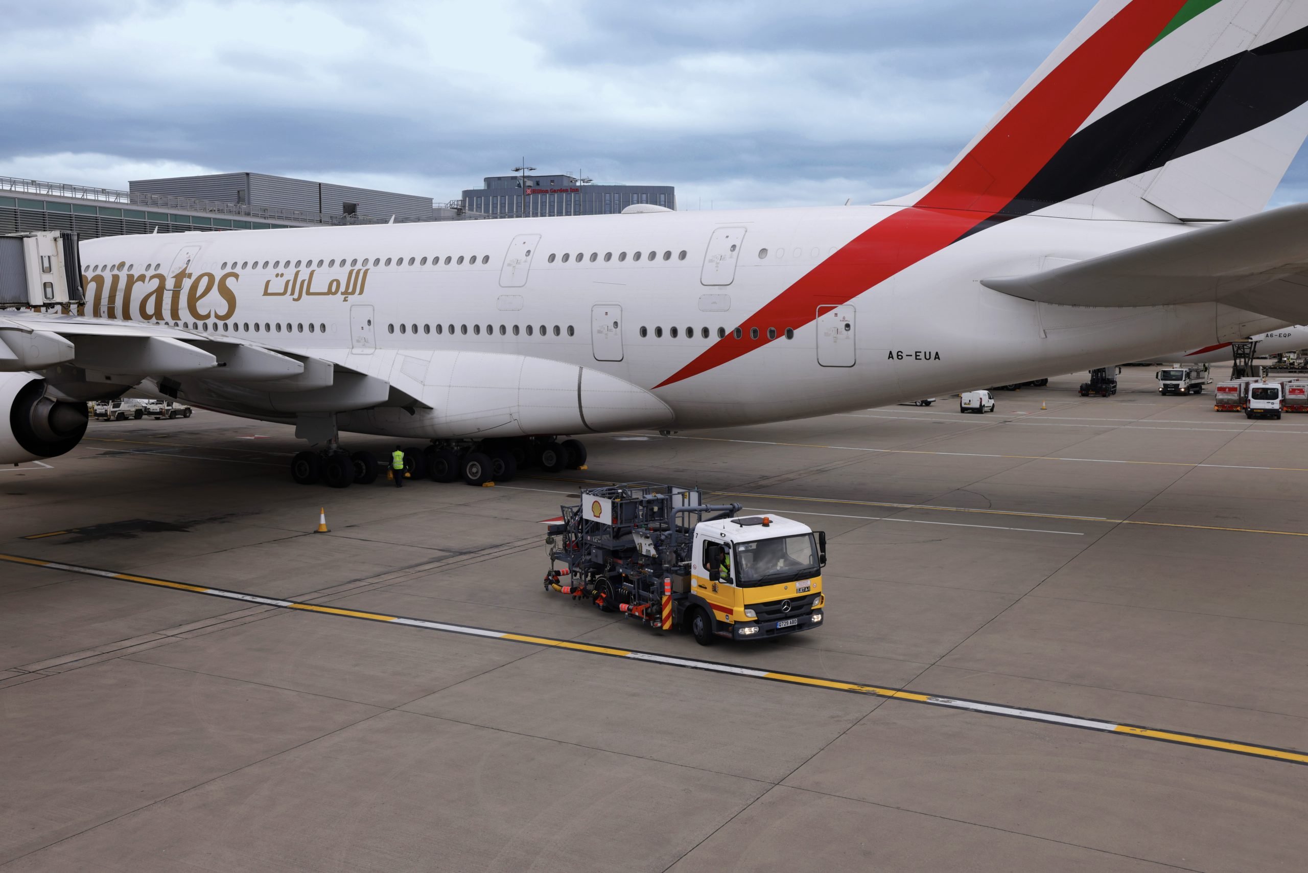 Emirates, Londra Heathrow Havalimanı'nda SAF ile hizmet vermeye başlıyor 1 1716199706 lhr saf 4 scaled