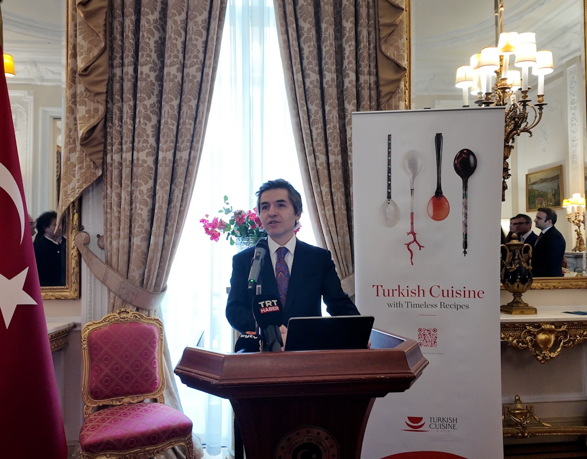 Türkiye'nin Londra Büyükelçiliği konutunda "TürkEge lezzetleri" tanıtıldı 1 osman koray ertas 2 1