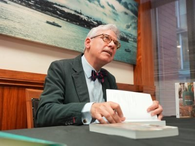 Dr. Emre Aracinin anlatilariyla Londradaki Turk izleri hatirlandi