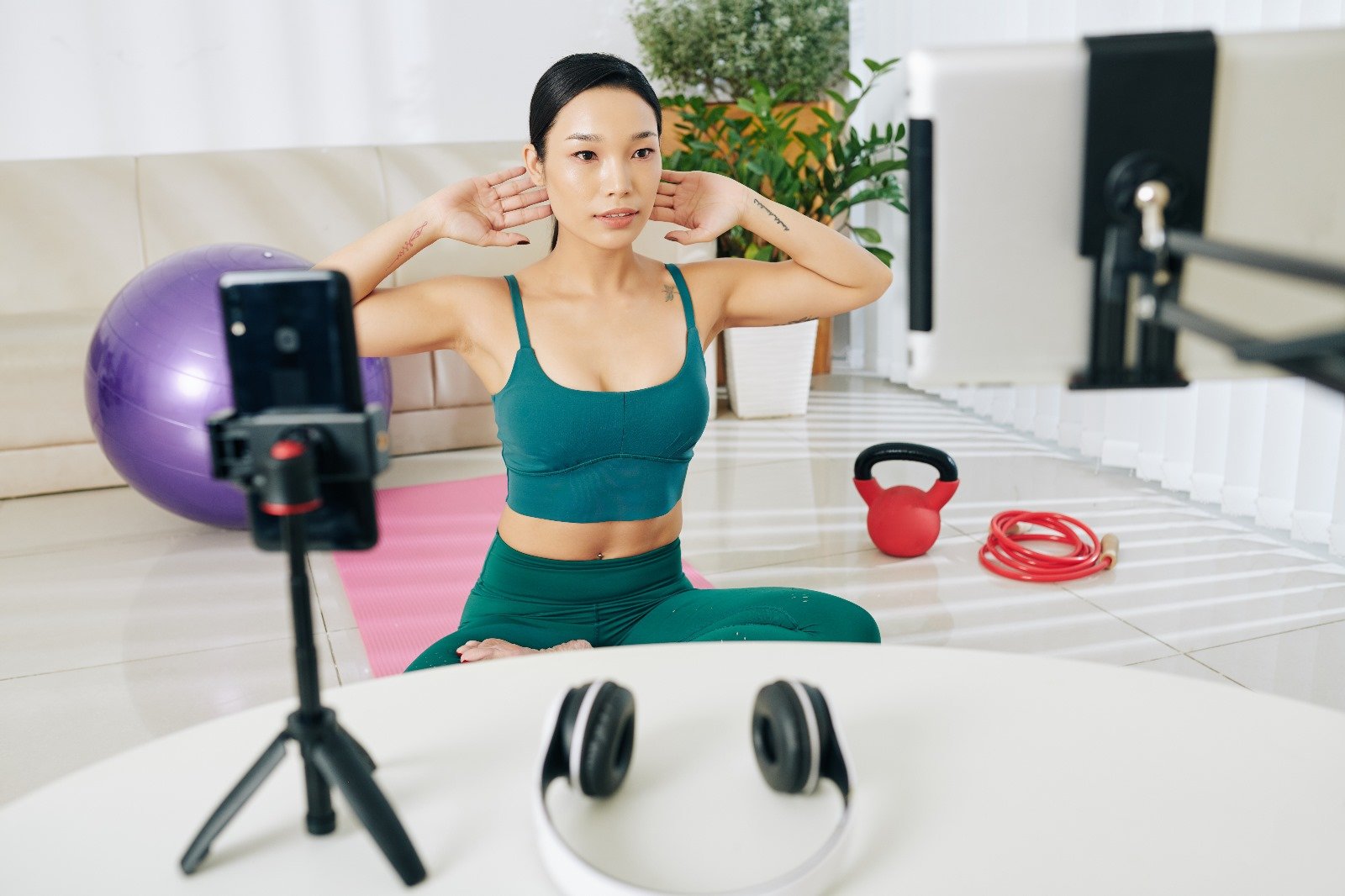 YouTube genclerin belirli saglik ve fitness videolarina erisimini kisitlayacak