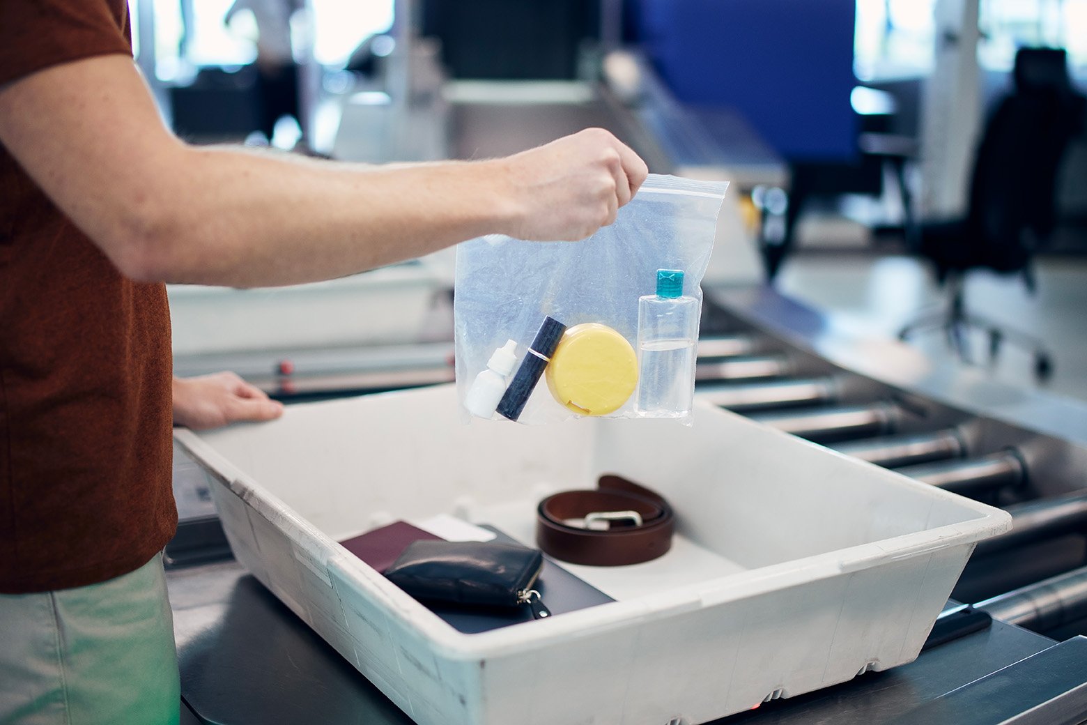 100ml sıvı kuralı tüm Birleşik Krallık ve AB havalimanlarında neden geri döndü? 1 airport security check