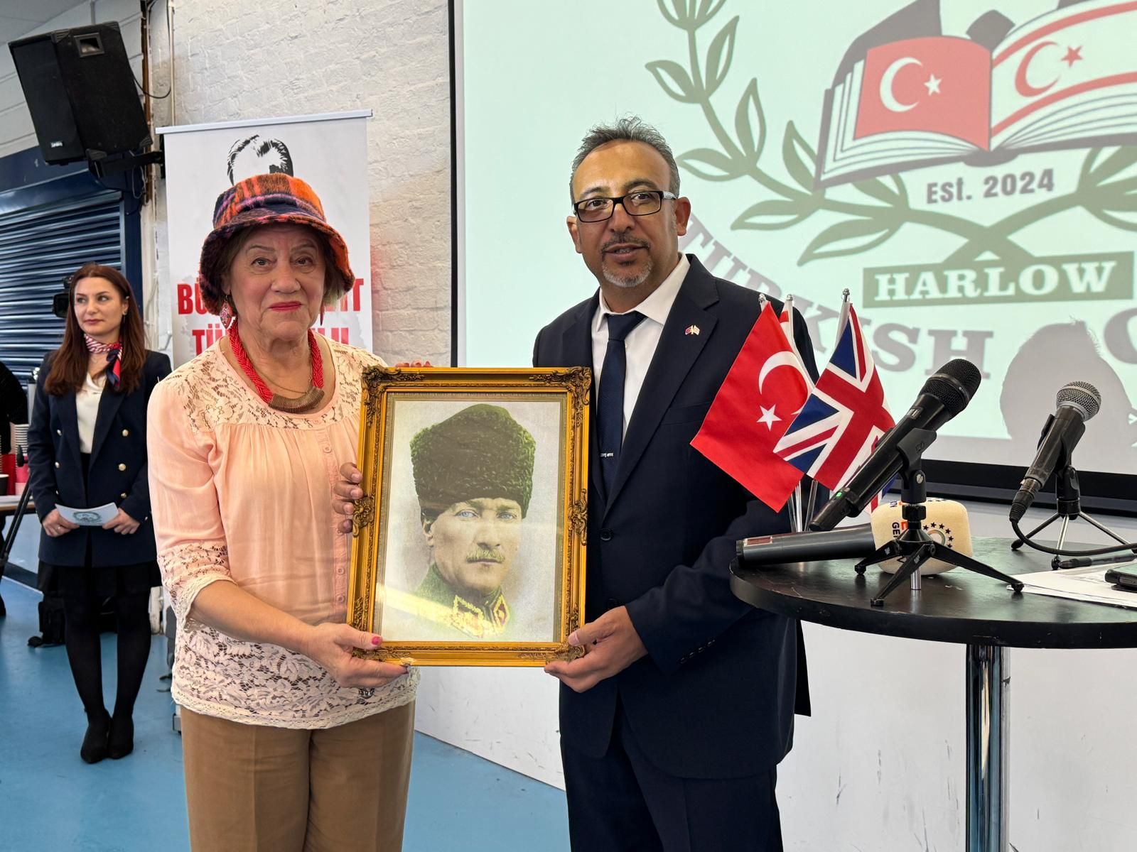 Harlow Bülent Ecevit Türk Okulu Açıldı 4 Harlow Bulent Ecevit Turk Okulu Acildi 2