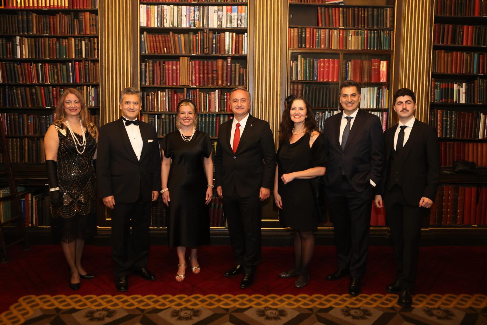 Türk Eğitim Derneği'nden Londra’da Anlamlı Kutlama "Atatürk Dönemine Yolculuk" 1 nazali