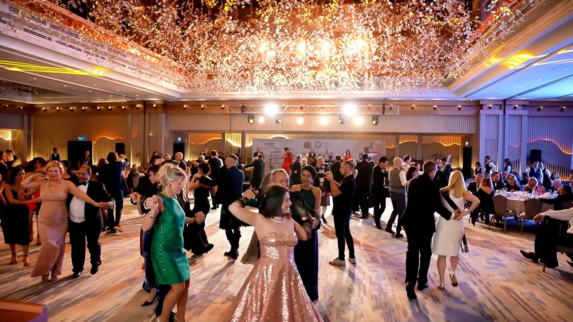 Geleneksel İskoç Balosu (St. Andrew’s Ball) etkinliği İstanbul'da coşkuyla kutlandı 2 dans