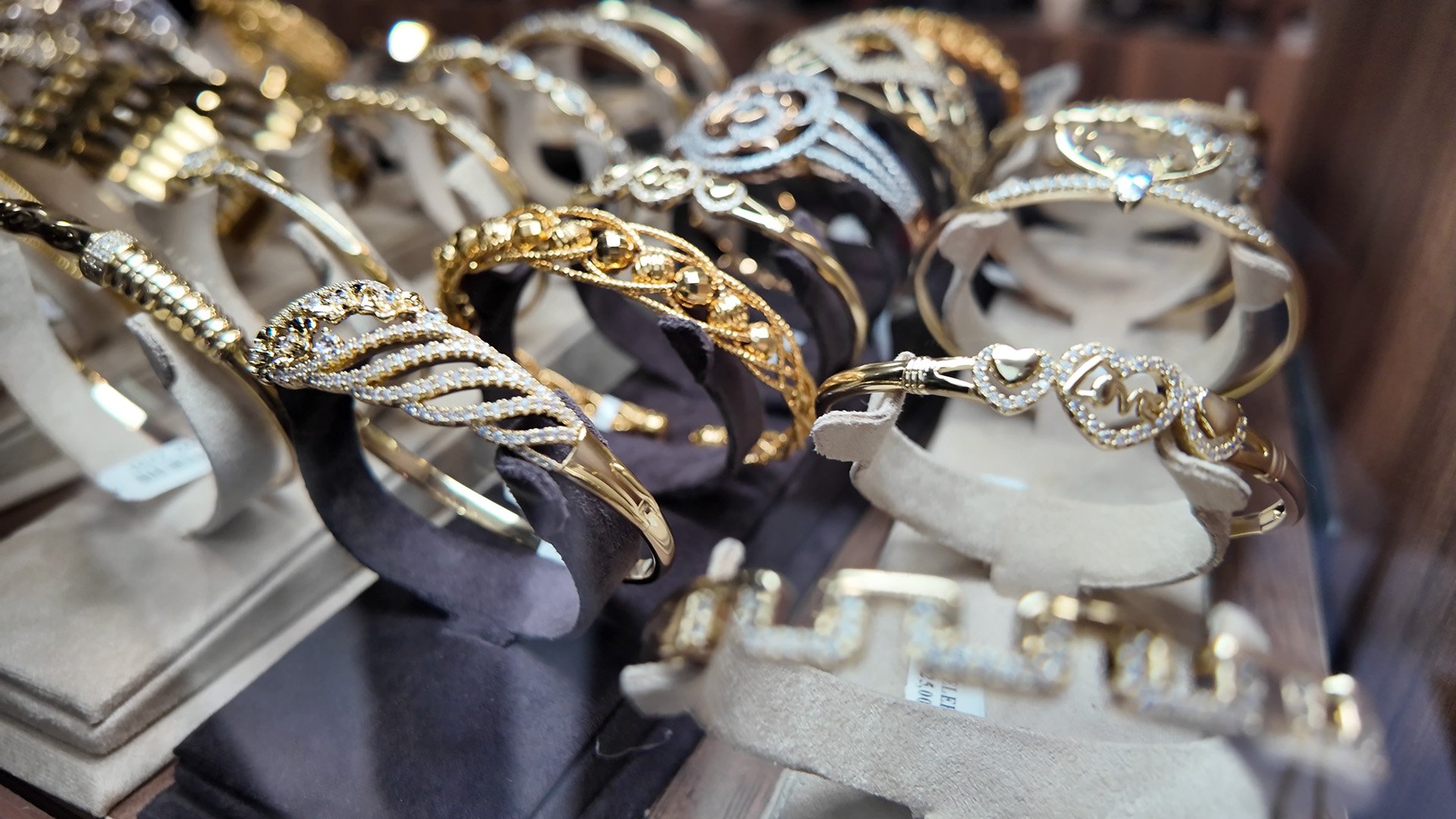 Bilezzik Jewellery UK 5 1