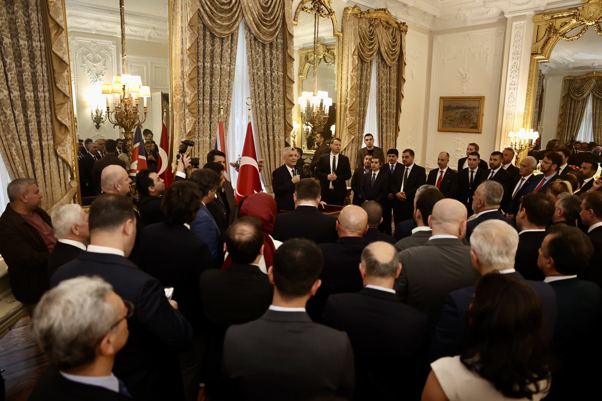Ticaret Bakanı Ömer Bolat Londra’da İş Dünyasıyla Buluşuyor 4 GqSohkEXoAAOg8h