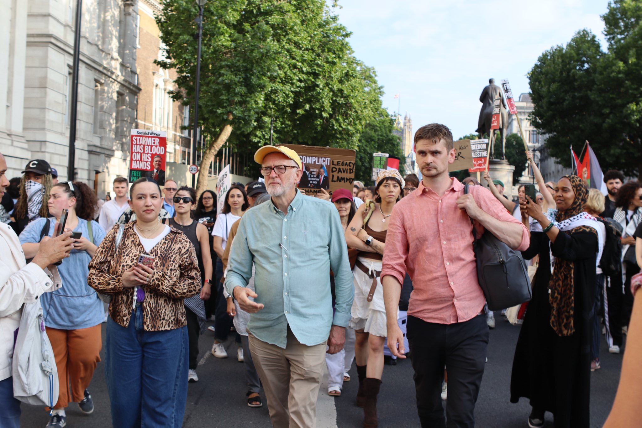 Anket: Genç Seçmenler Corbyn’i Starmer’a Tercih Ediyor 1 Corbyn