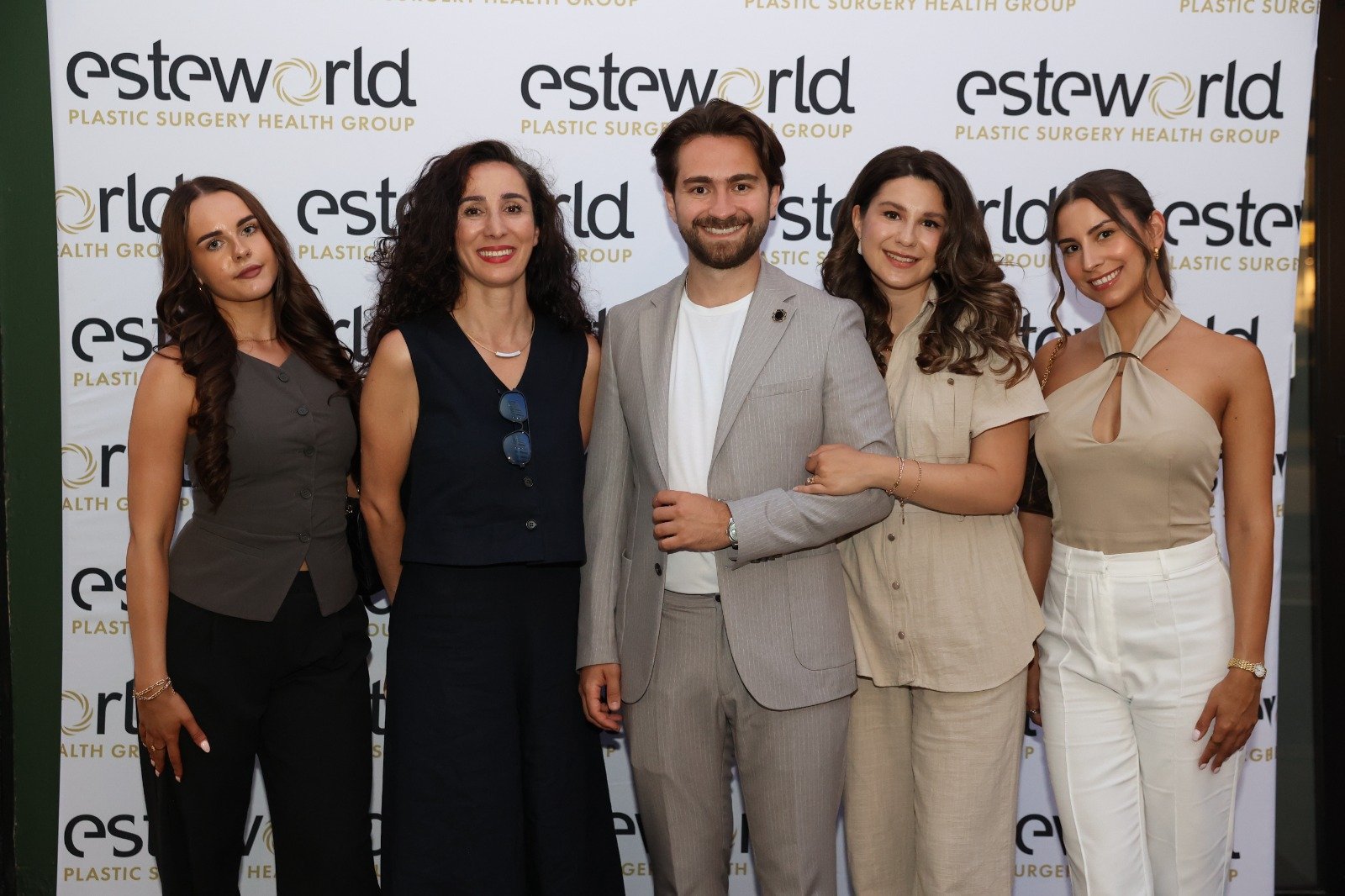 Esteworld İngiltere'deki İlk Temsilcilik Ofisini Londra’da Açtı 5 esteworld london 5