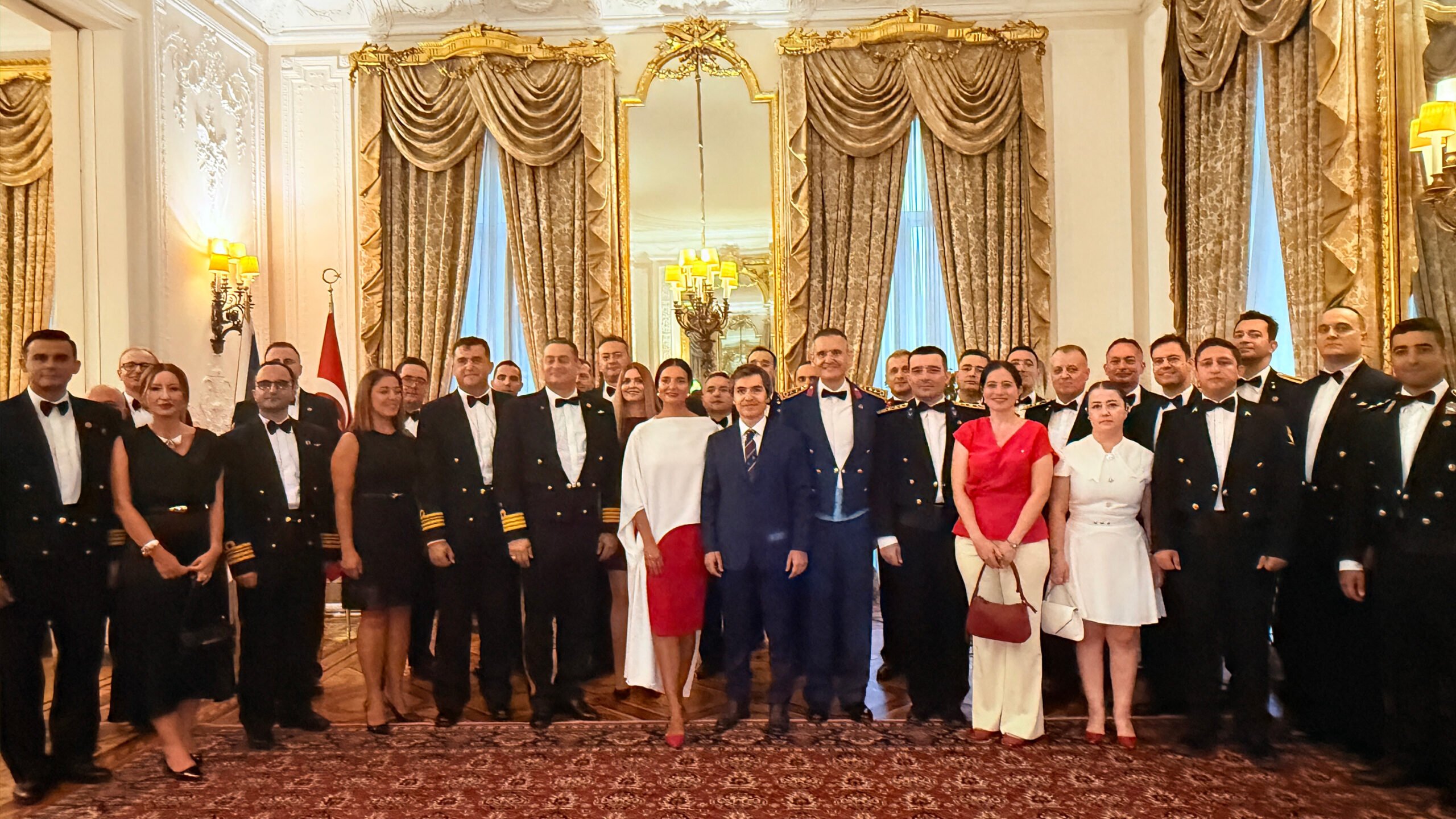 Türkiye’nin Londra Büyükelçiliği'nde 30 Ağustos Zafer Bayramı resepsiyonu düzenlendi 2 30 agustos londra scaled