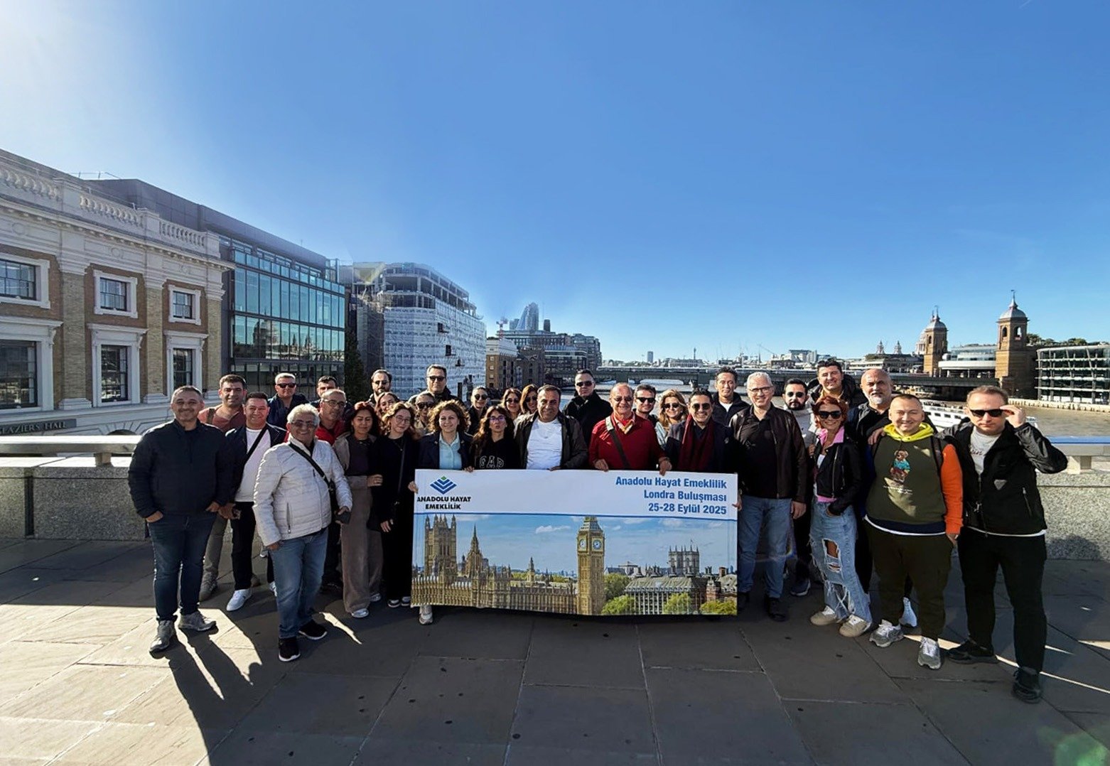 1759955214 Acenteler Londra Bulu mas Foto raf