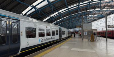 ingiltere tren railway