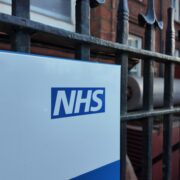 İngiltere'de Doktor Grevi: NHS’den Tatil Uyarısı 5 nhs
