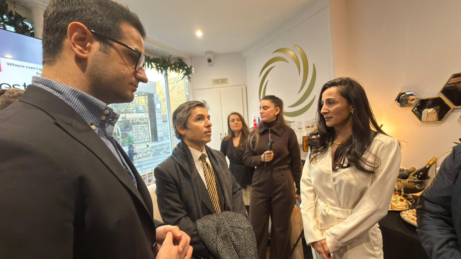 Türkiye’nin Londra Büyükelçisi, Esteworld Londra Ofisi’nin İlk Yıl Dönümünde Ziyarette Bulundu 3 esteworld 2