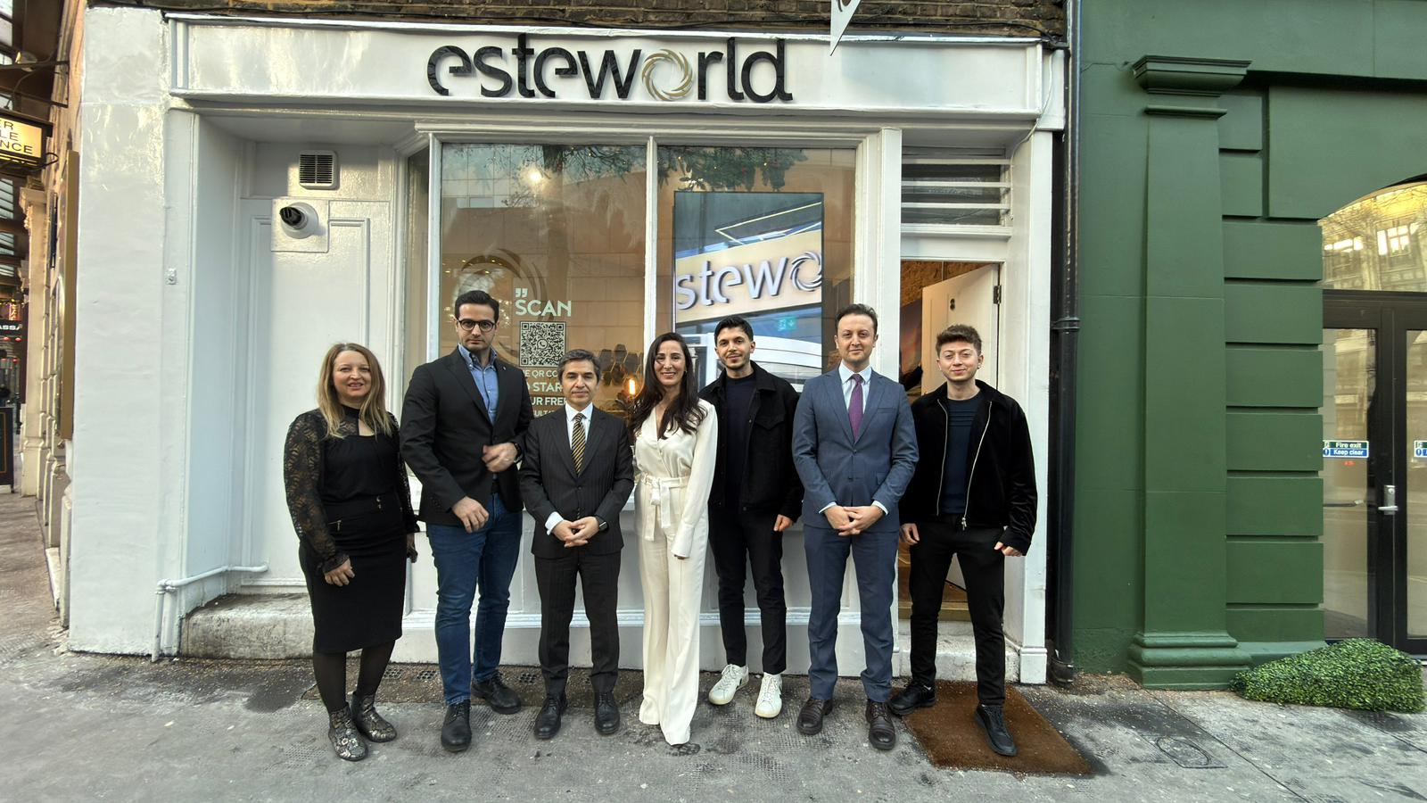 Türkiye’nin Londra Büyükelçisi, Esteworld Londra Ofisi’nin İlk Yıl Dönümünde Ziyarette Bulundu 1 esteworld 3
