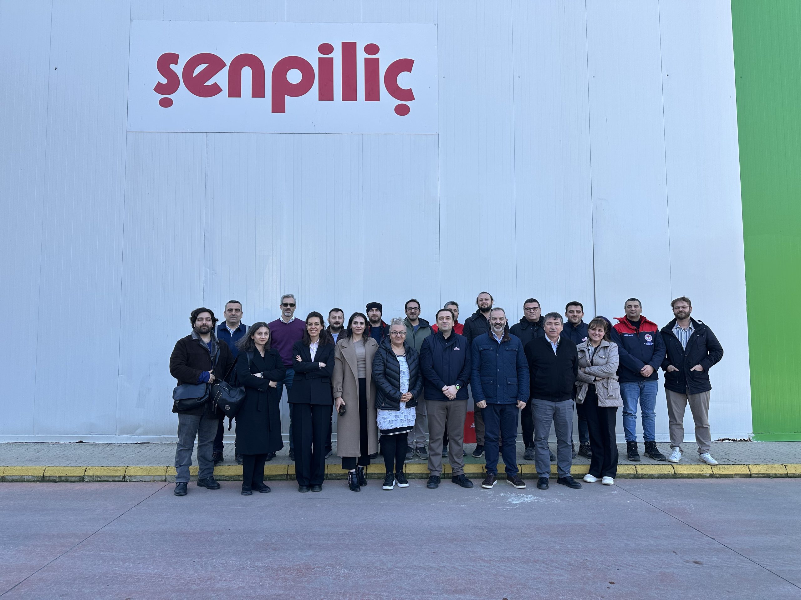 Birleşik Krallık’tan Şenpiliç’e işlenmiş kanatlı eti ihracatı için önemli ziyaret 1 1773730932 IMG 8407 scaled