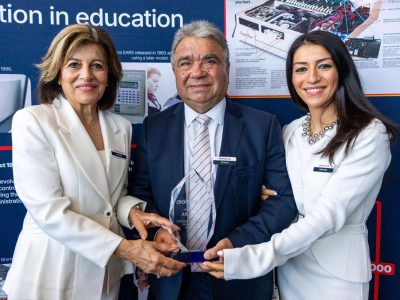 Londra Zirvesinde Bromcom at The Shard Ali Guryel inci guryel Yeliz Guryel Erener 1