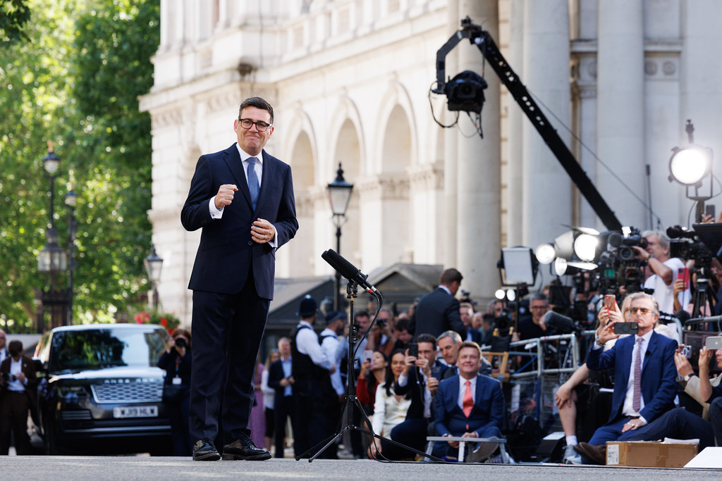 Andy Burnham kimdir? 1 55405578362 6482c06cef b