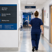 Galler’de cinsiyet uyum ameliyatlarına ara verildi 2 NHS Wales Galler